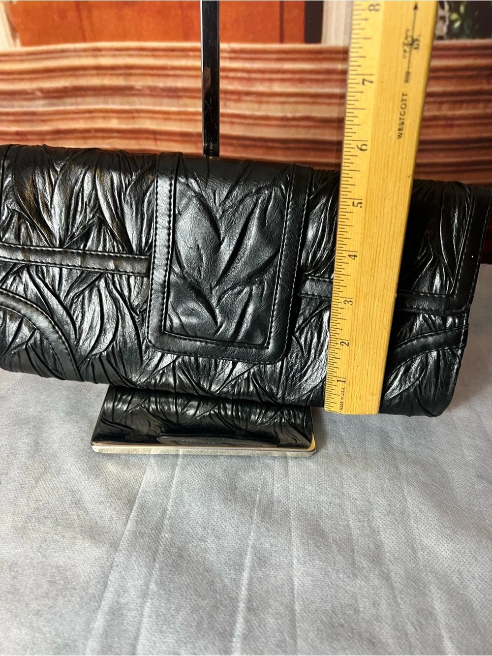 Vintage Jessica McClintock black clutch unique faux leather exterior 🖤